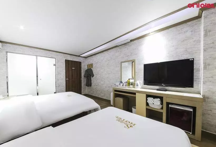 Q Motel