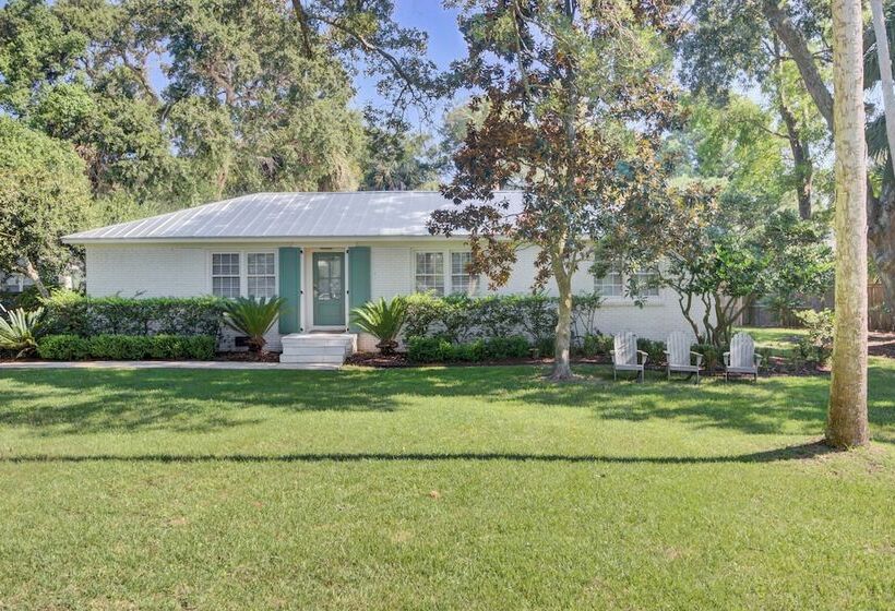 16 29th Avenue Isle Of Palms Group Retreat