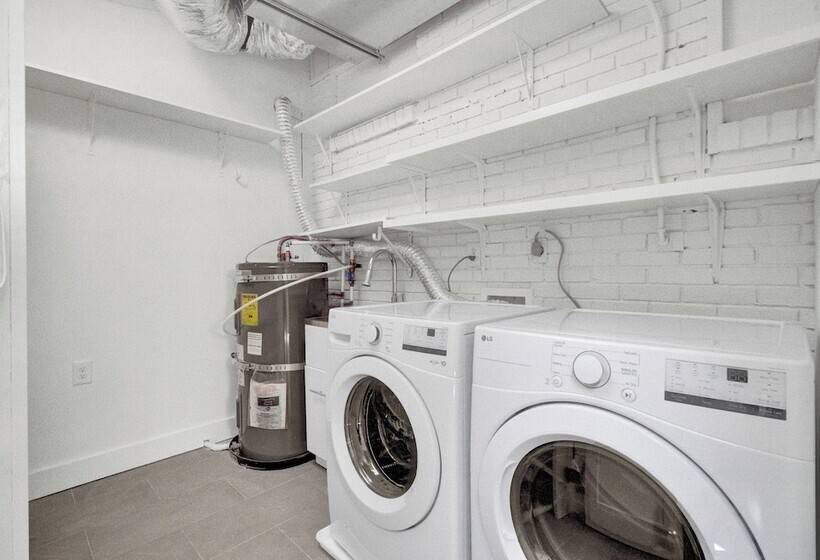 16 29th Avenue Isle Of Palms Group Retreat