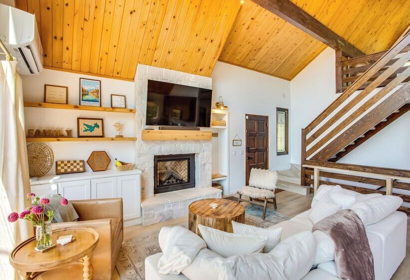 Designer A Frame In Lake Arrowhead W/ Game Room