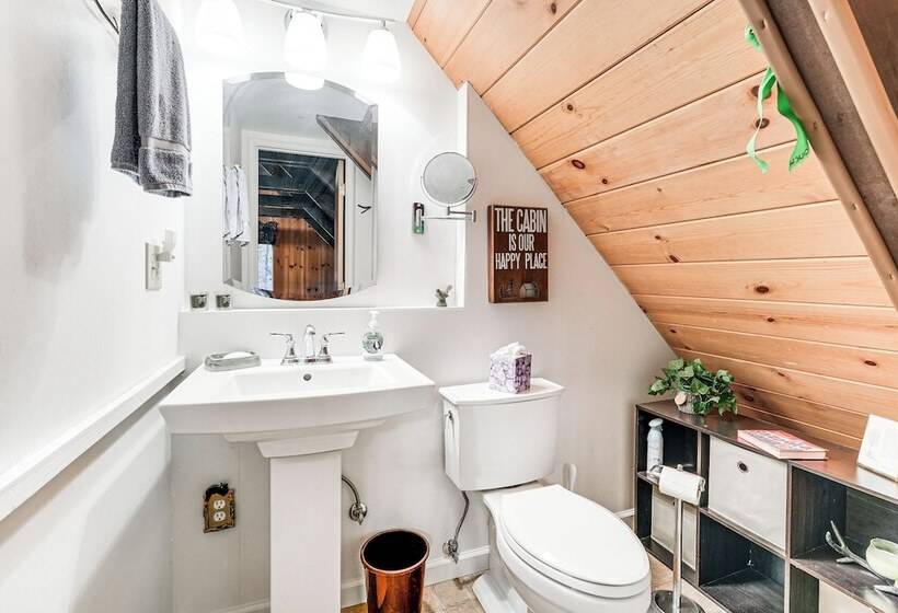 Beach Access, Furnished Deck & Grill: Arnold Cabin