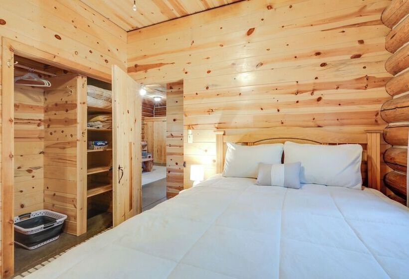 Forested Flagstaff Cabin ~ 23 Mi From Downtown