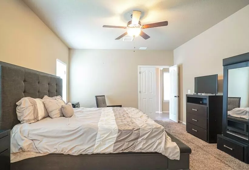 Pet Friendly Santa Teresa Home W/ Patio & Grill!