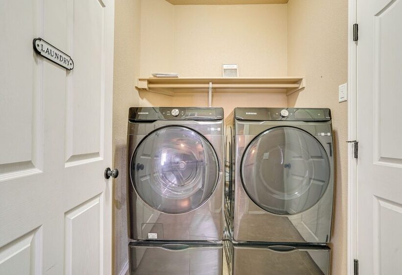 Pet Friendly Santa Teresa Home W/ Patio & Grill!