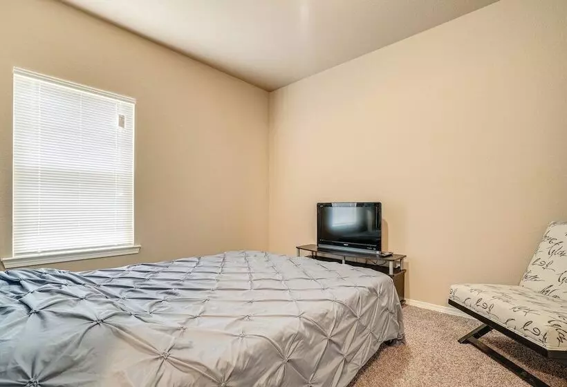 Pet Friendly Santa Teresa Home W/ Patio & Grill!