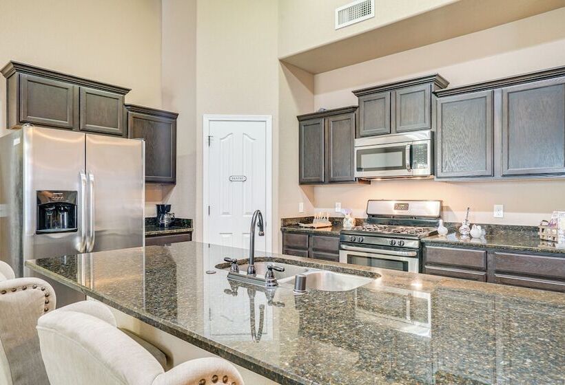 Pet Friendly Santa Teresa Home W/ Patio & Grill!