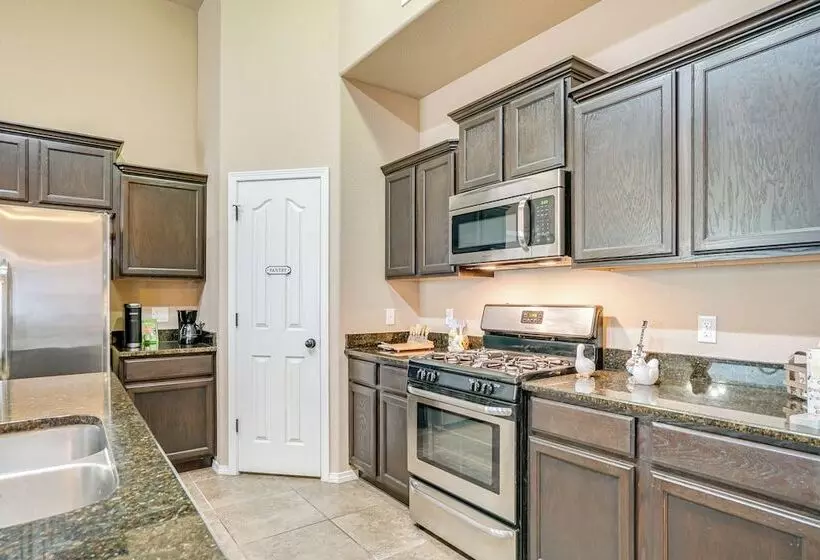 Pet Friendly Santa Teresa Home W/ Patio & Grill!