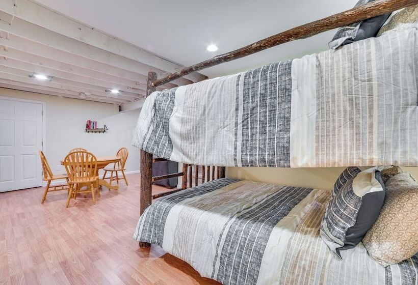 Quiet Family Home W/ Yard < 1 Mi To Houghton Lake!