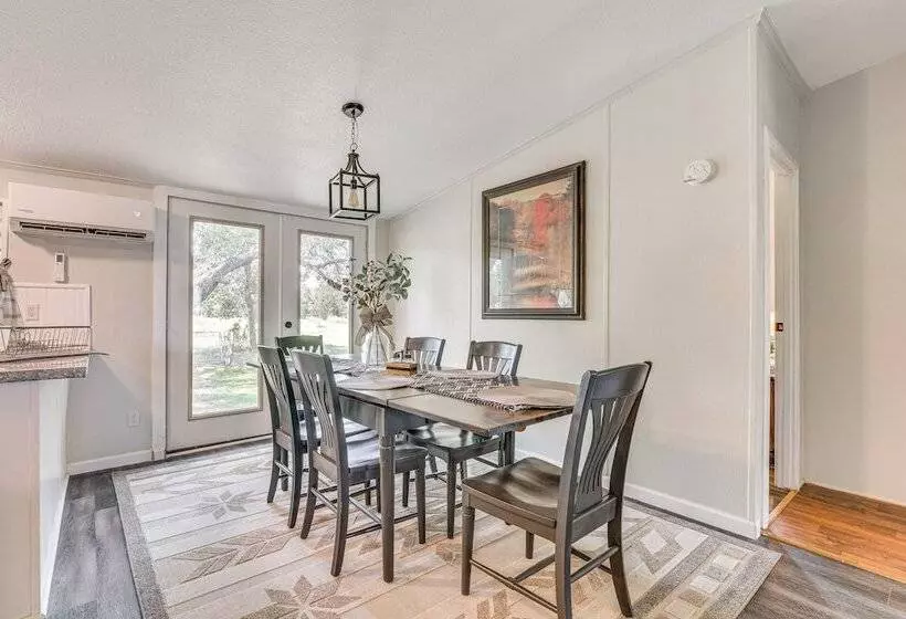 Remote Harwood Retreat W/ Yard & Bbq Pit!