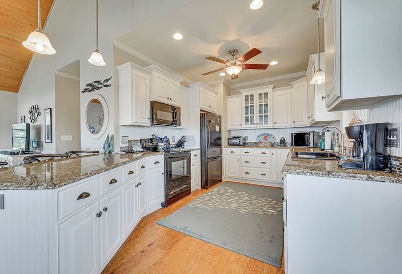 Riverfront Aurora Home W/ Deck & Private Pier!