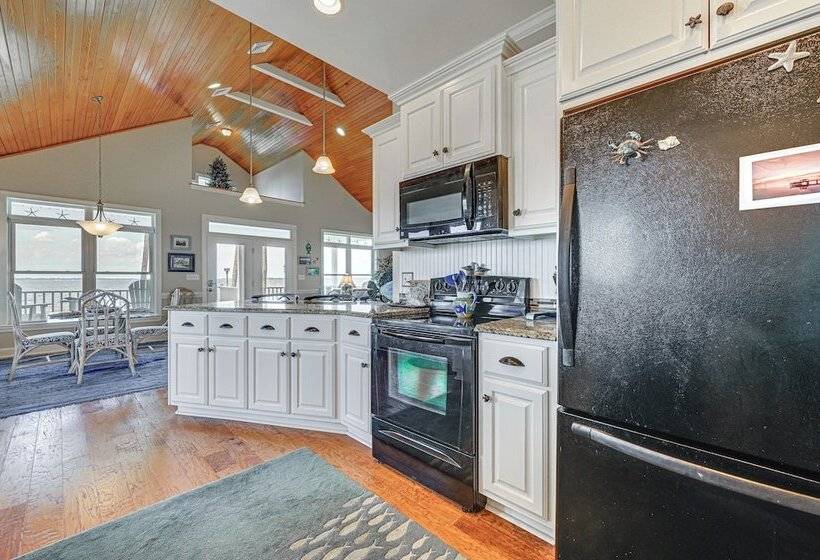 Riverfront Aurora Home W/ Deck & Private Pier!