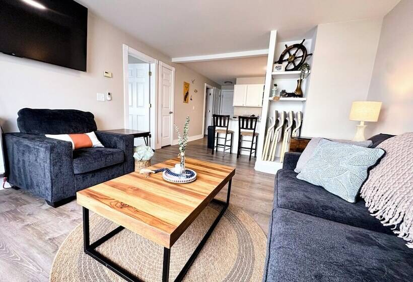 Saratoga Lakeside Retreat