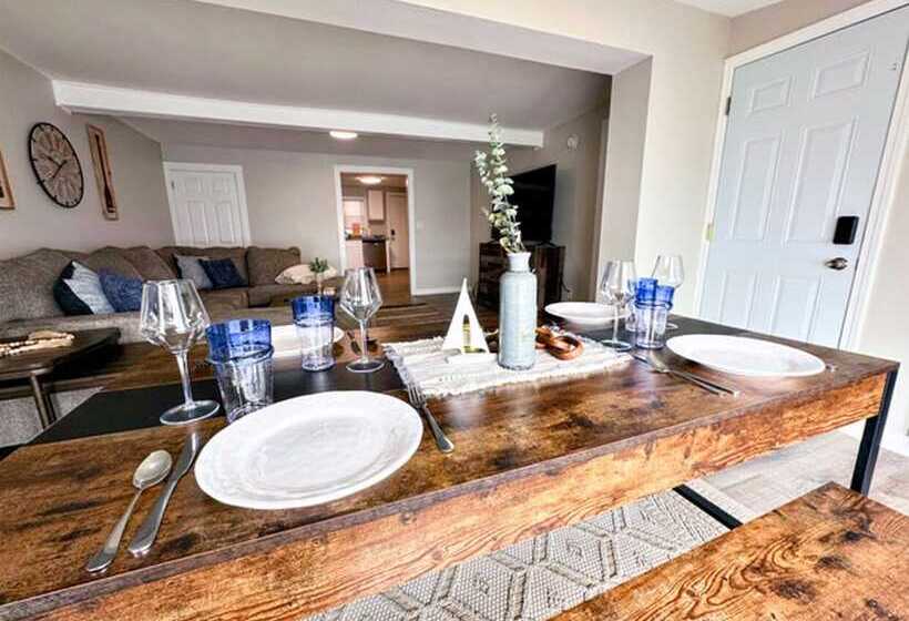 Saratoga Lakeside Retreat