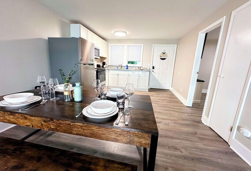 Saratoga Lakeside Retreat