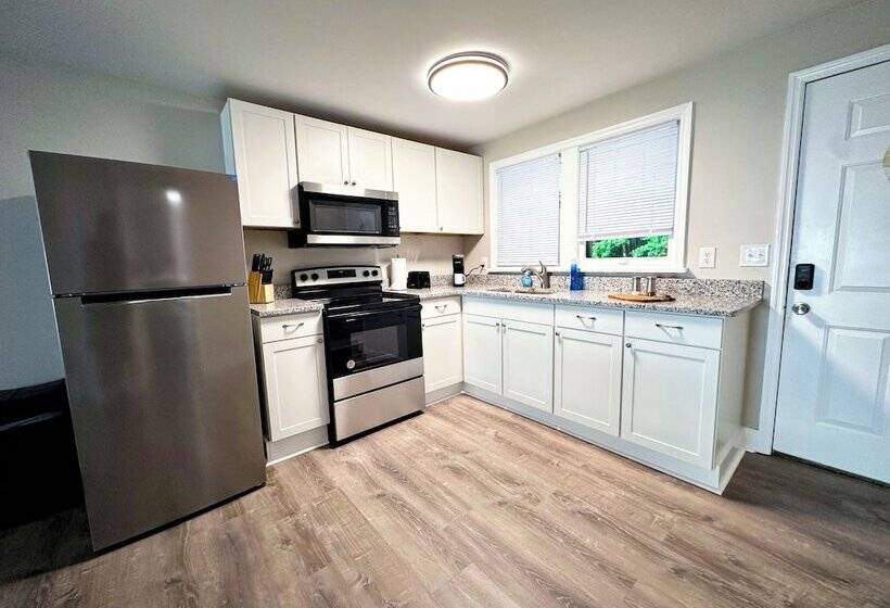 Saratoga Lakeside Retreat