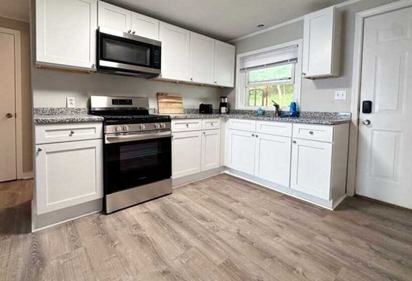 Saratoga Lakeside Retreat