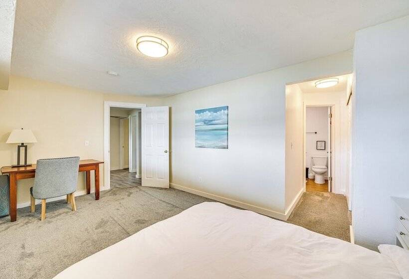 Serene Shelton Sanctuary W/ Private Beach & Kayaks