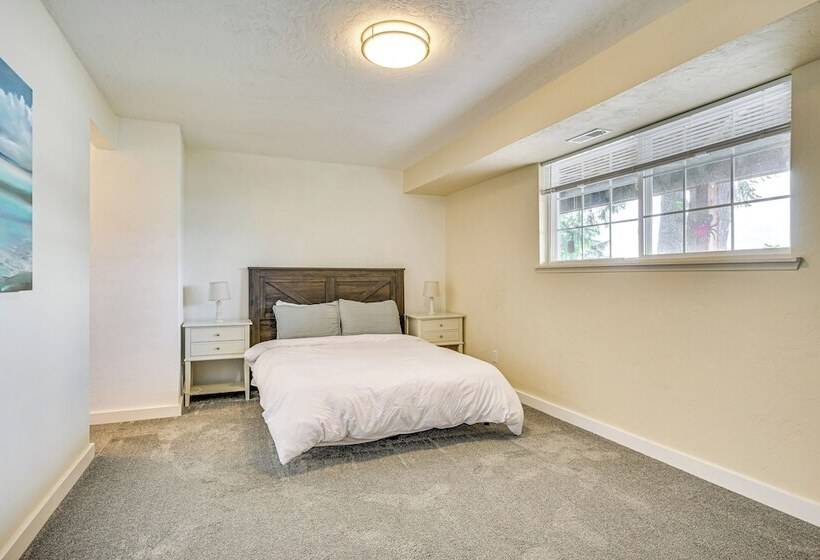 Serene Shelton Sanctuary W/ Private Beach & Kayaks