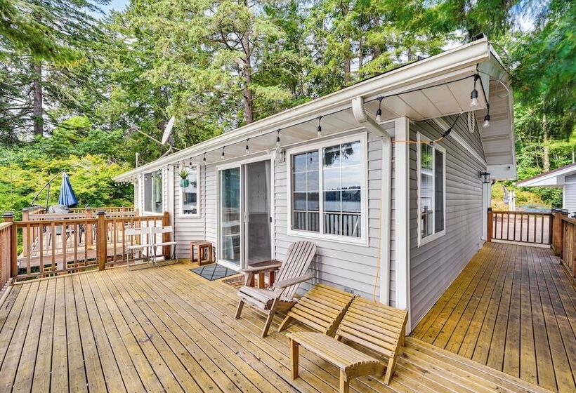 Serene Shelton Sanctuary W/ Private Beach & Kayaks