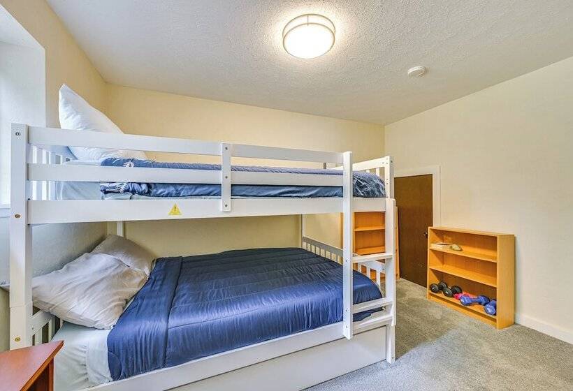 Serene Shelton Sanctuary W/ Private Beach & Kayaks