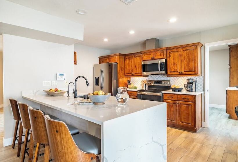 Sheena By Avantstay Private Pool, Firepit, Ping Pong