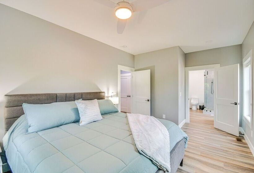 Private Hot Tub: Lakefront Connelly Springs Escape