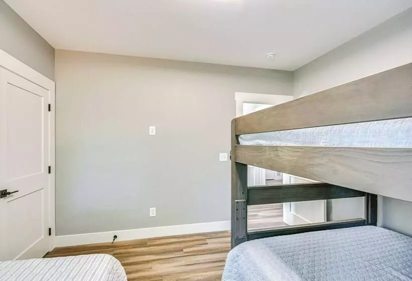 Private Hot Tub: Lakefront Connelly Springs Escape