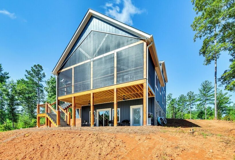 Private Hot Tub: Lakefront Connelly Springs Escape