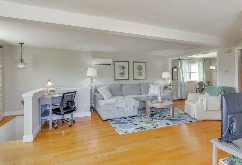 Walk To Beaches: Sunny East Haven Home W/ Grill