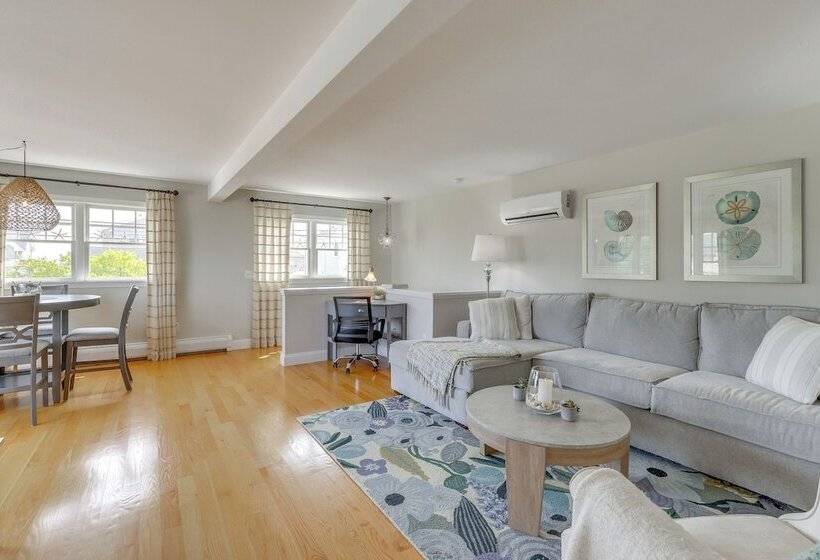 Walk To Beaches: Sunny East Haven Home W/ Grill