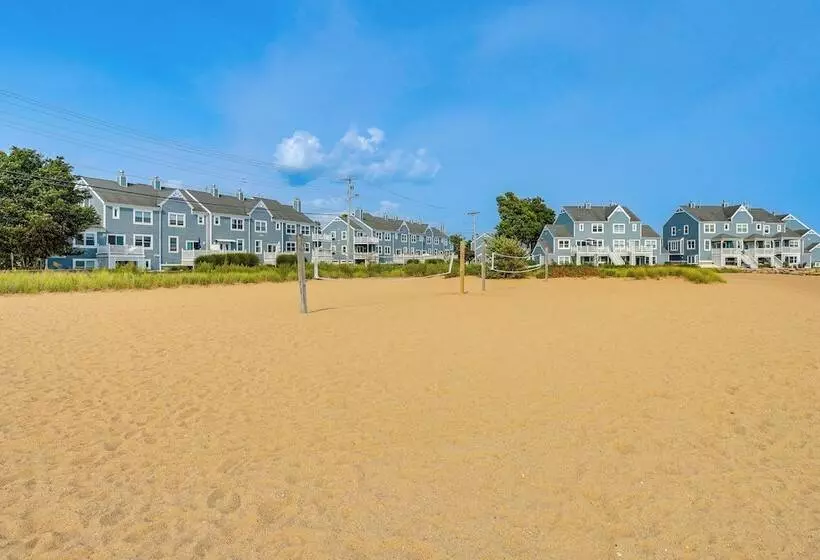 Walk To Beaches: Sunny East Haven Home W/ Grill