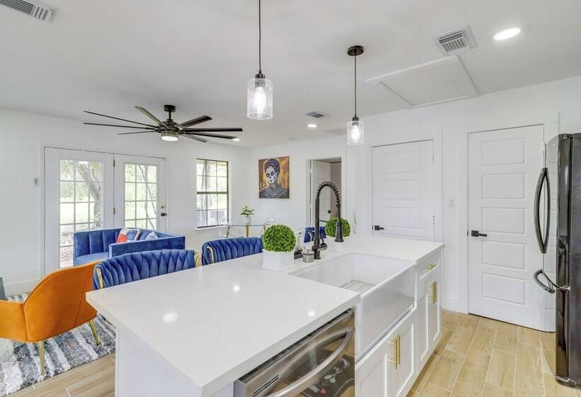 11 Mi To Golf: Home W/ Fishing Pond In Hempstead