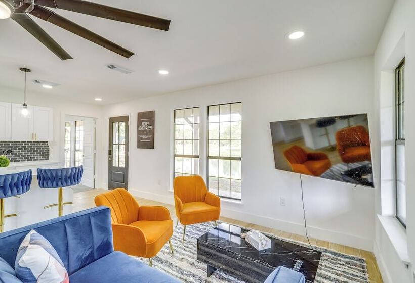 11 Mi To Golf: Home W/ Fishing Pond In Hempstead