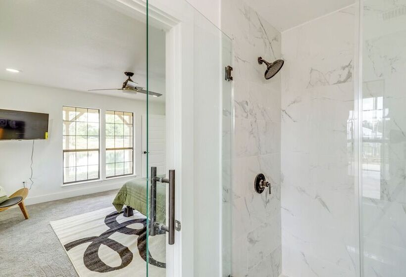 11 Mi To Golf: Home W/ Fishing Pond In Hempstead