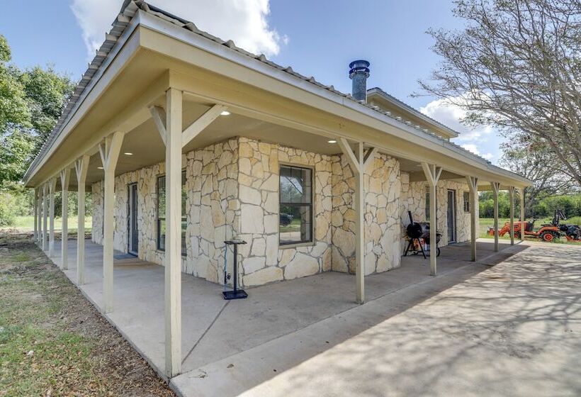 11 Mi To Golf: Home W/ Fishing Pond In Hempstead