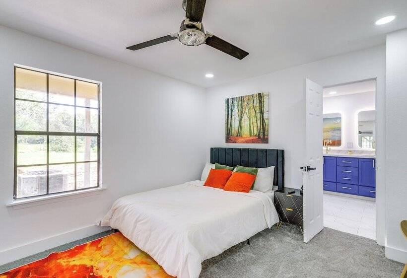 11 Mi To Golf: Home W/ Fishing Pond In Hempstead