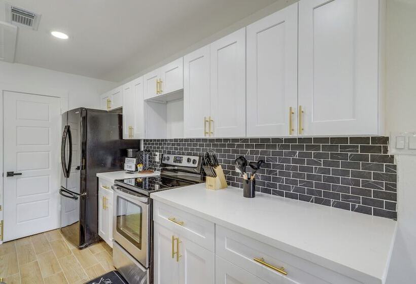 11 Mi To Golf: Home W/ Fishing Pond In Hempstead