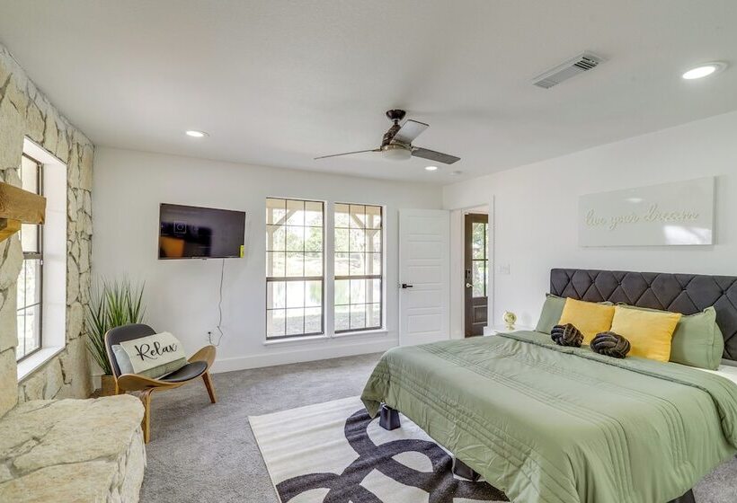 11 Mi To Golf: Home W/ Fishing Pond In Hempstead