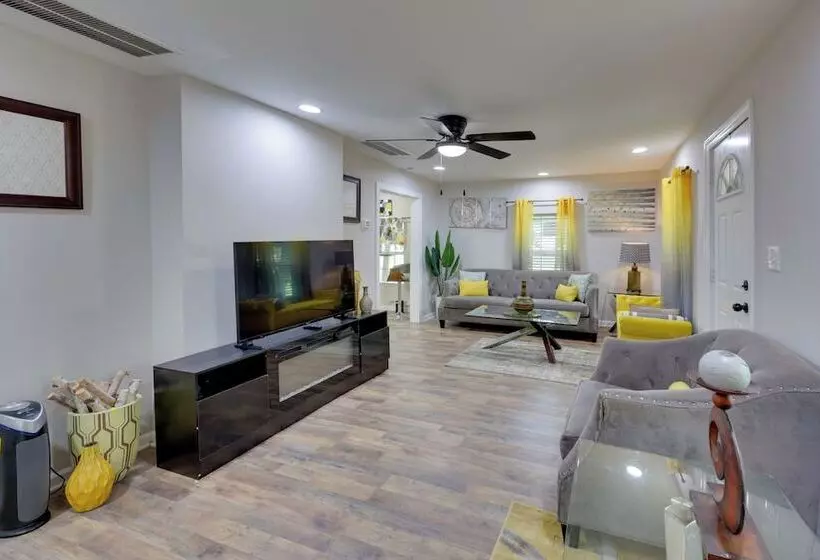 Walkable Greenville Home Near Dtwn