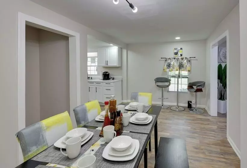 Walkable Greenville Home Near Dtwn