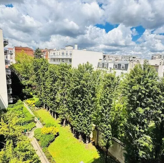 ユースホステル La Défense Arena3km&stade Yves Du Manoir