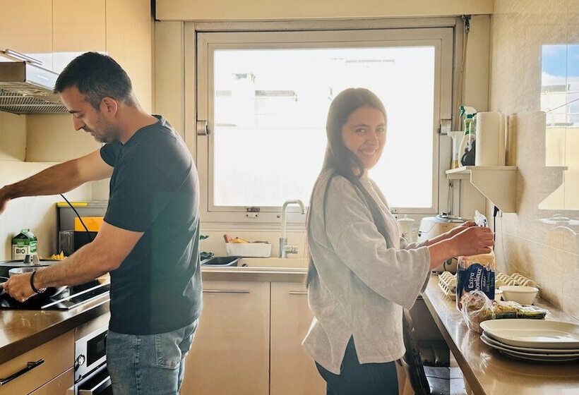 호스텔 La Défense Arena3km&stade Yves Du Manoir