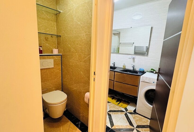 호스텔 La Défense Arena3km&stade Yves Du Manoir