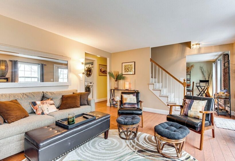 Beautiful Mousam River Retreat: Hot Tub & Kayaks!