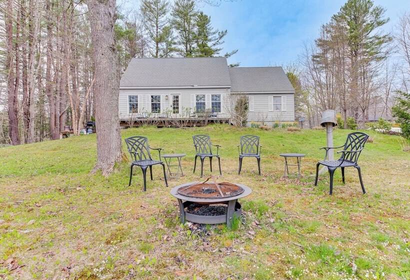 Beautiful Mousam River Retreat: Hot Tub & Kayaks!