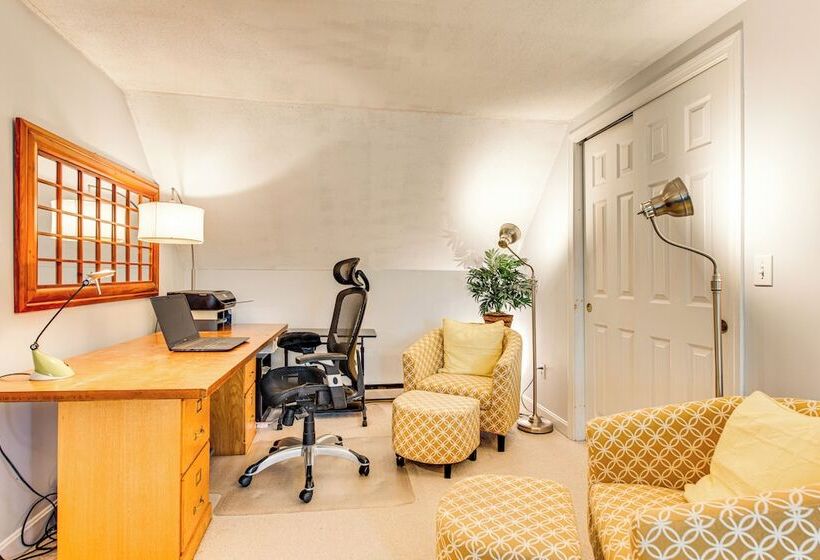 Beautiful Mousam River Retreat: Hot Tub & Kayaks!