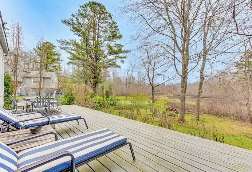 Beautiful Mousam River Retreat: Hot Tub & Kayaks!
