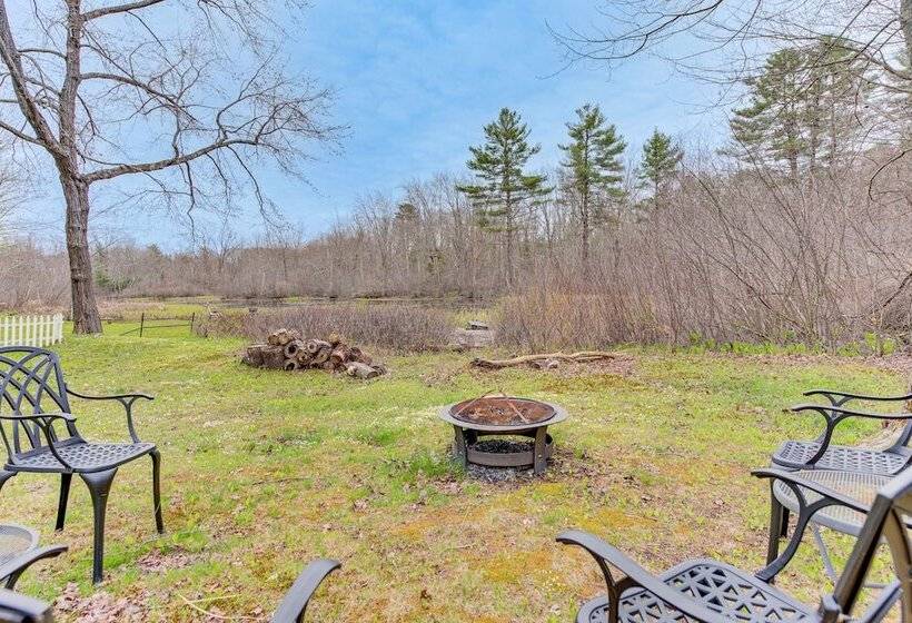 Beautiful Mousam River Retreat: Hot Tub & Kayaks!