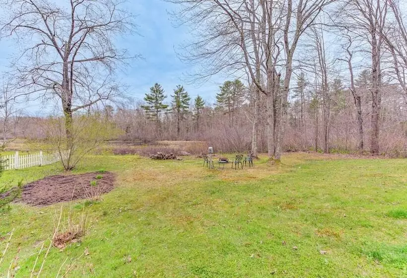 Beautiful Mousam River Retreat: Hot Tub & Kayaks!