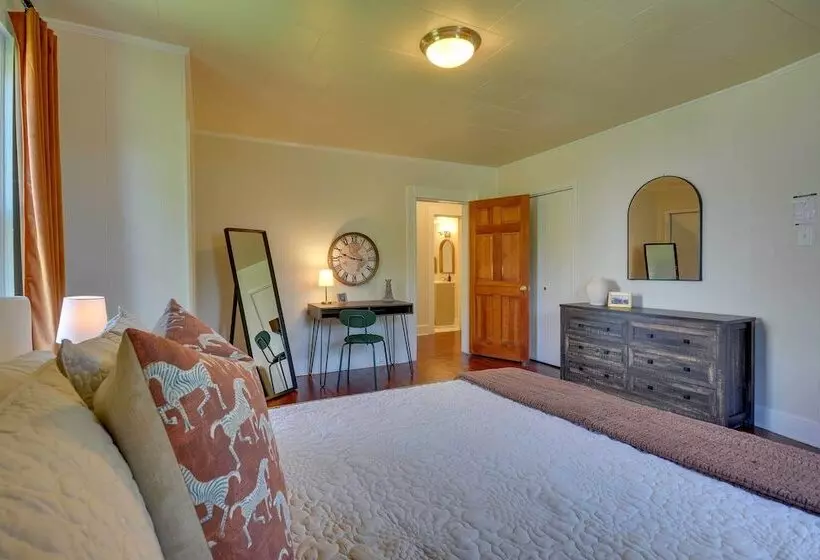 Charming Danville Home: 1/2 Mi To Caesars Virginia